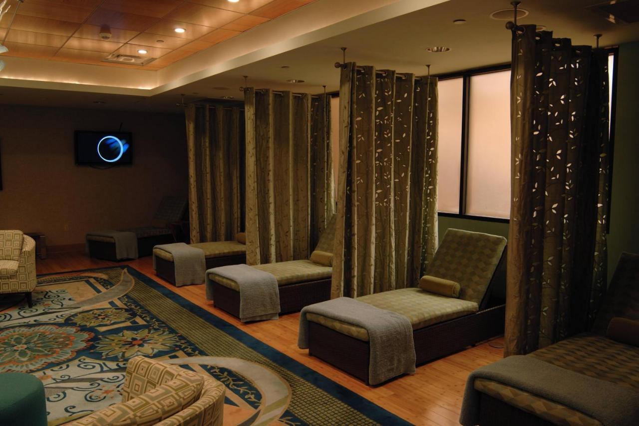 Hilton Beachfront Resort & Spa Hilton Head Island Exterior foto A foot massage parlor in Singapore