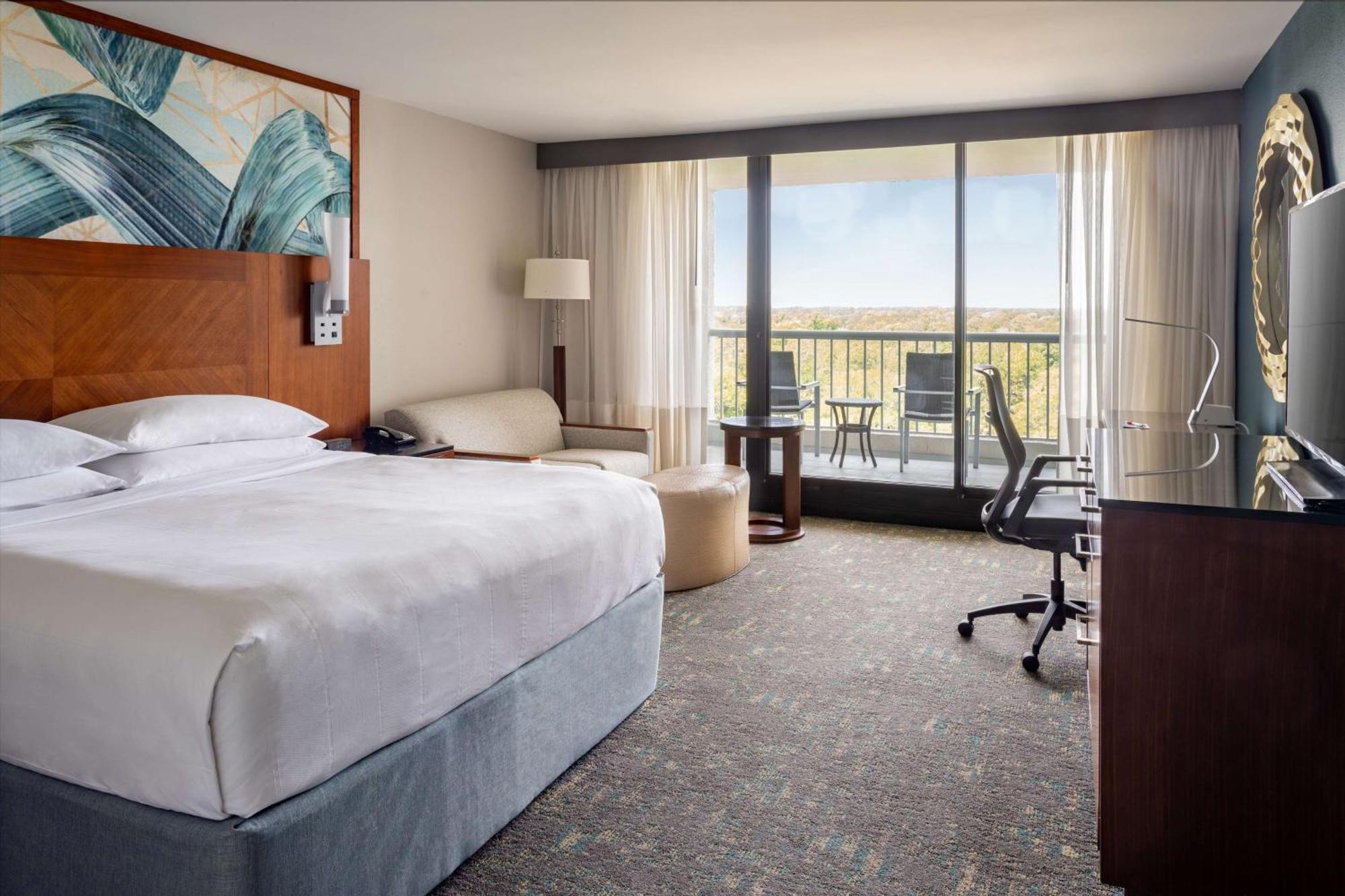 Hilton Beachfront Resort & Spa Hilton Head Island Exterior foto A guest room at the Hilton San Diego Bayfront