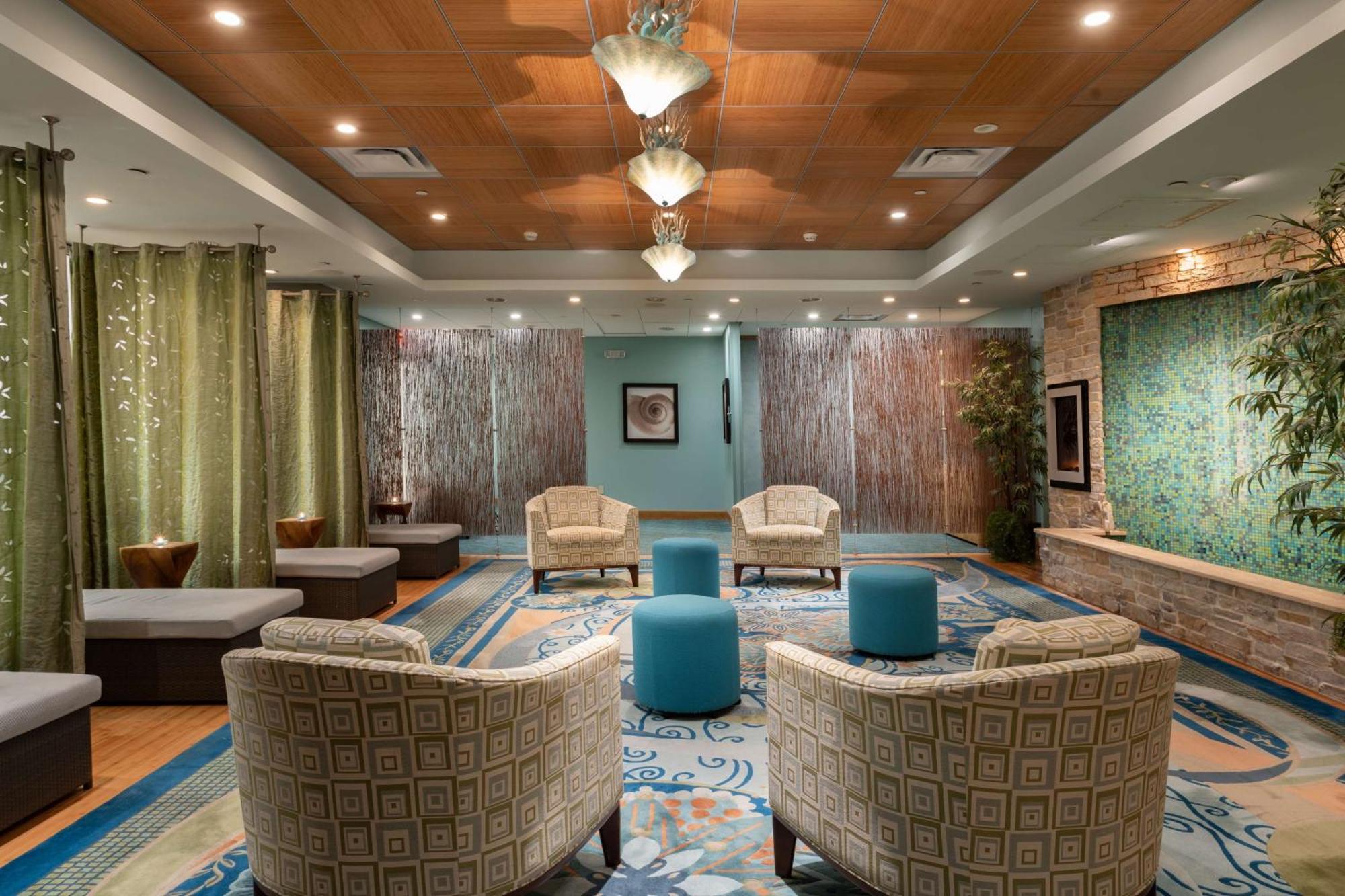 Hilton Beachfront Resort & Spa Hilton Head Island Exterior foto The lobby of the Westin Riverfront